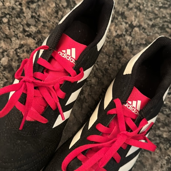 Adidas soccer cleats Like New 6 - Picture 7 of 9